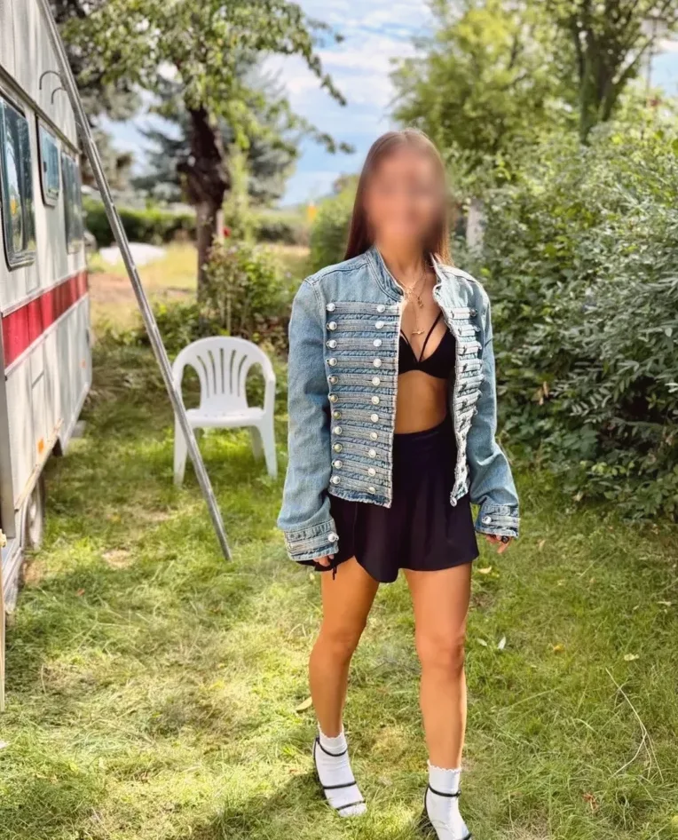 Ailsa, 26