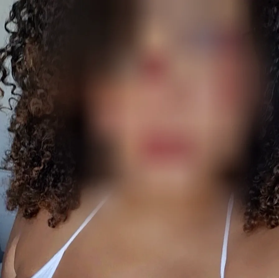 Emily, 33